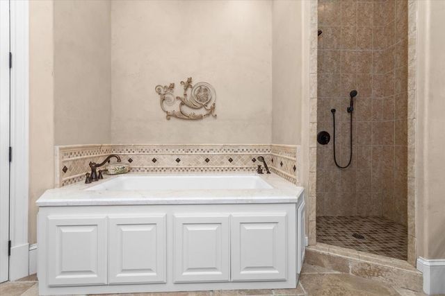 102 Harmony Hill Court, Lufkin, TX 75901