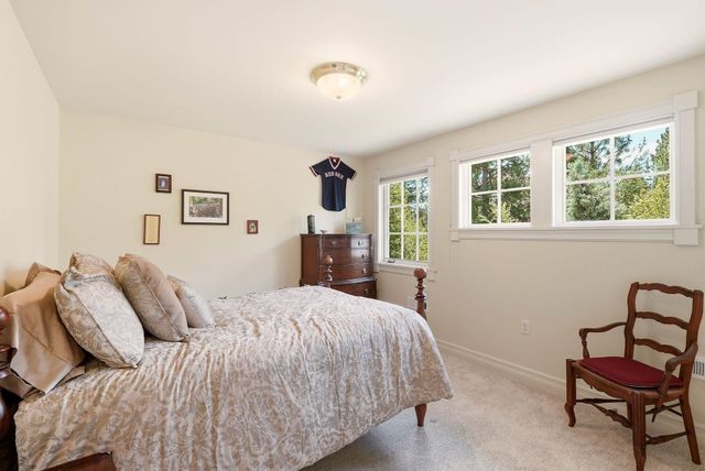 2024 S Overbluff Ct, Spokane, WA 99203