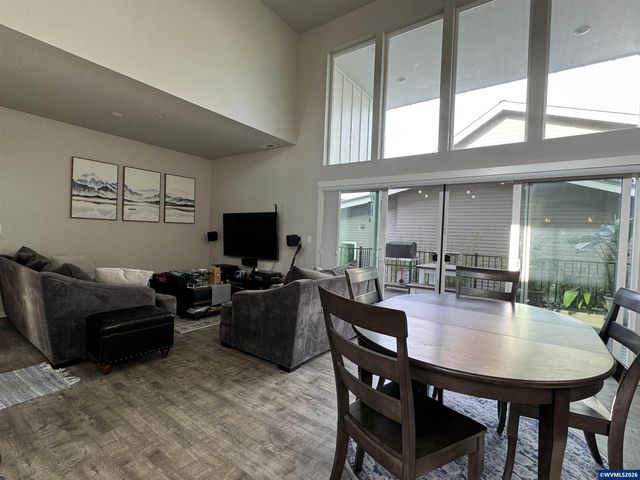 1864 John Muir Cir SE, Salem, OR 97302