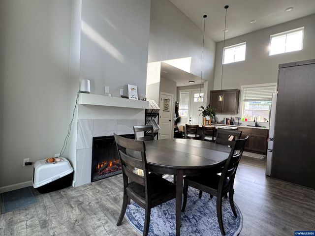 1864 John Muir Cir SE, Salem, OR 97302