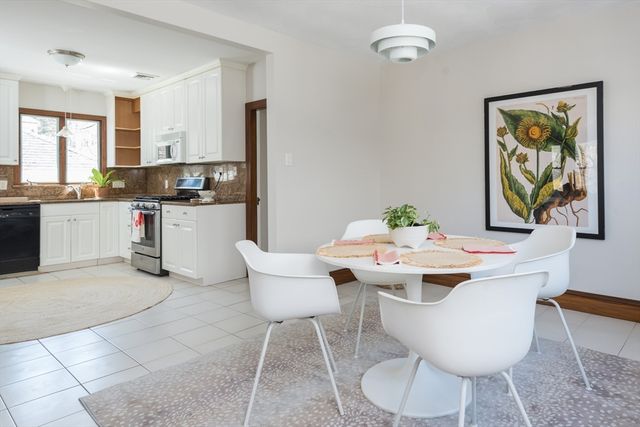 15 Eugenia Rd, Boston, MA 02131