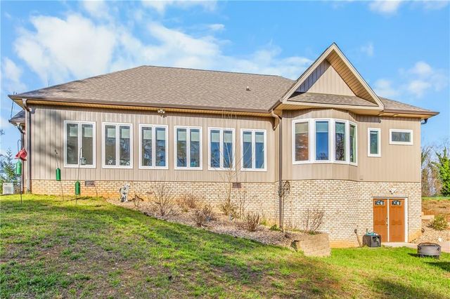 153 Woodridge Drive, Mount Airy, NC 27030