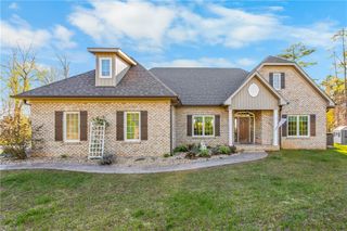 153 Woodridge Drive, Mount Airy, NC 27030