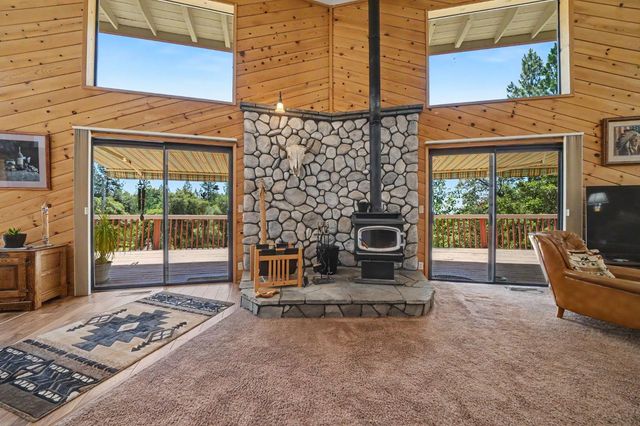 19783 Meadowood Dr, Jackson, CA 95642
