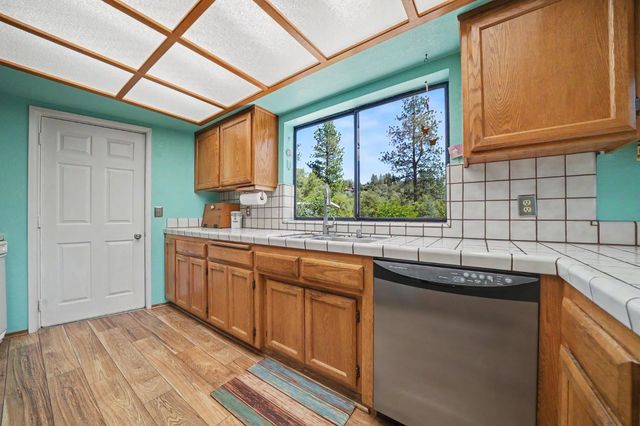 19783 Meadowood Dr, Jackson, CA 95642
