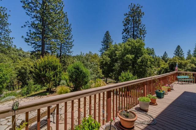 19783 Meadowood Dr, Jackson, CA 95642