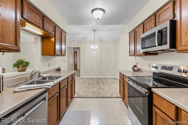 5059 Sandalwood Drive, Grand Blanc, MI 48439