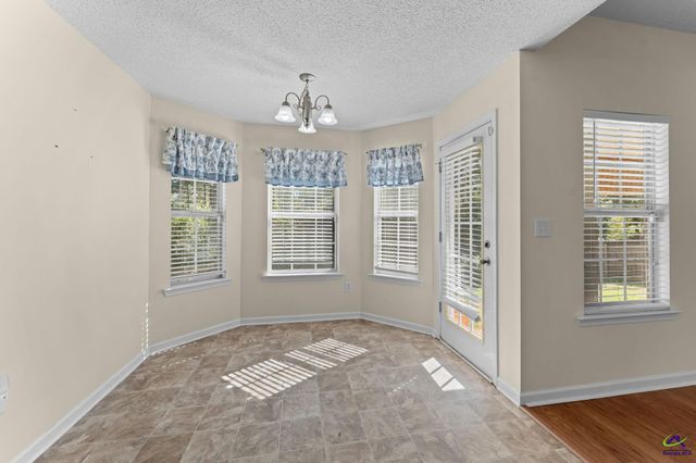 200 crestwood Circle, Centerville, GA 31028