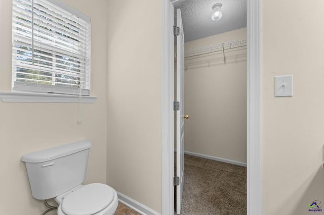 200 crestwood Circle, Centerville, GA 31028