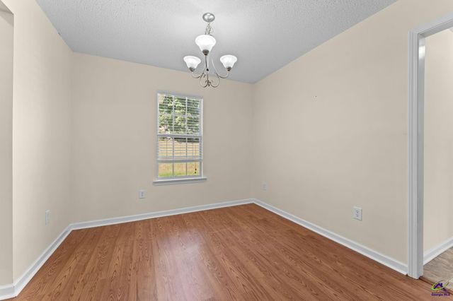 200 crestwood Circle, Centerville, GA 31028