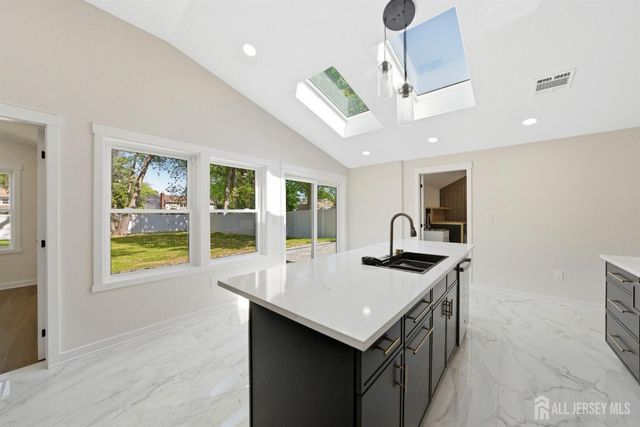5 Miko Road, Edison, NJ 08817