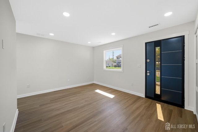 5 Miko Road, Edison, NJ 08817