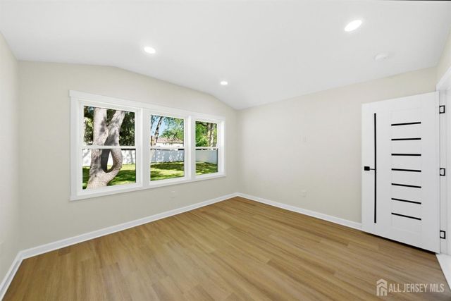 5 Miko Road, Edison, NJ 08817