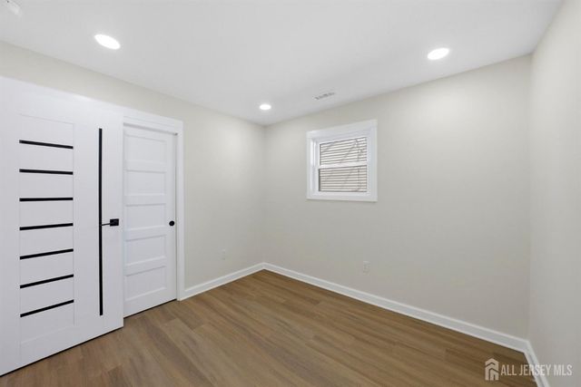 5 Miko Road, Edison, NJ 08817