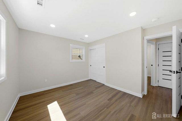 5 Miko Road, Edison, NJ 08817
