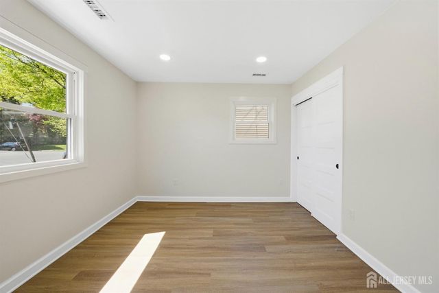 5 Miko Road, Edison, NJ 08817