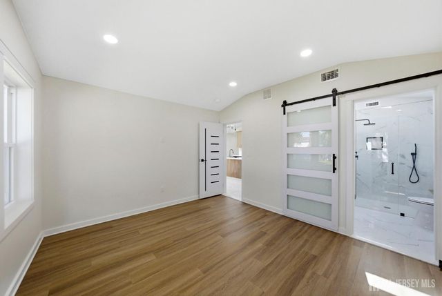 5 Miko Road, Edison, NJ 08817