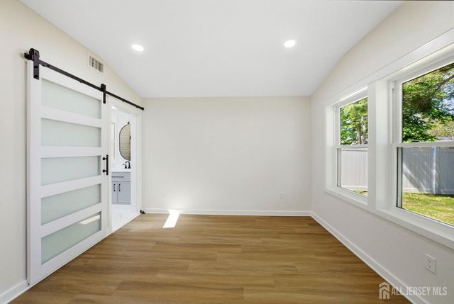 5 Miko Road, Edison, NJ 08817