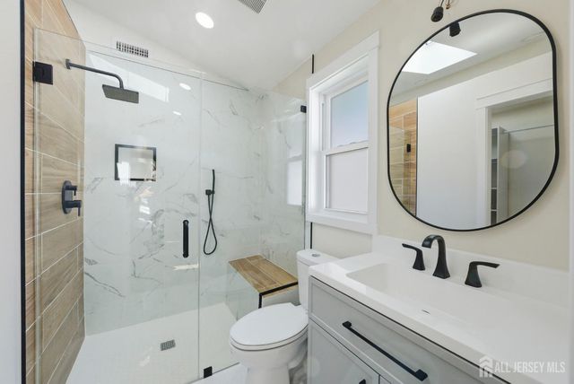 5 Miko Road, Edison, NJ 08817