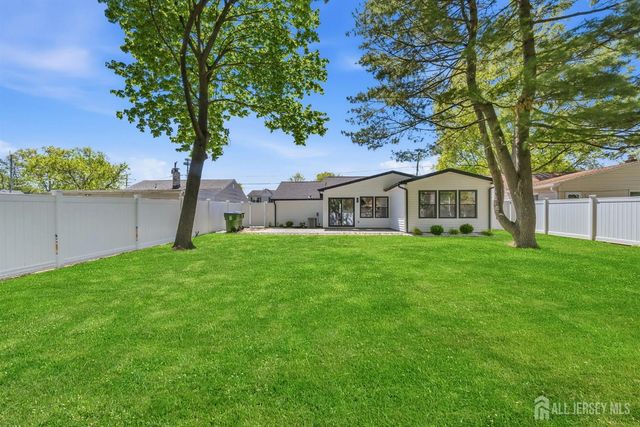 5 Miko Road, Edison, NJ 08817