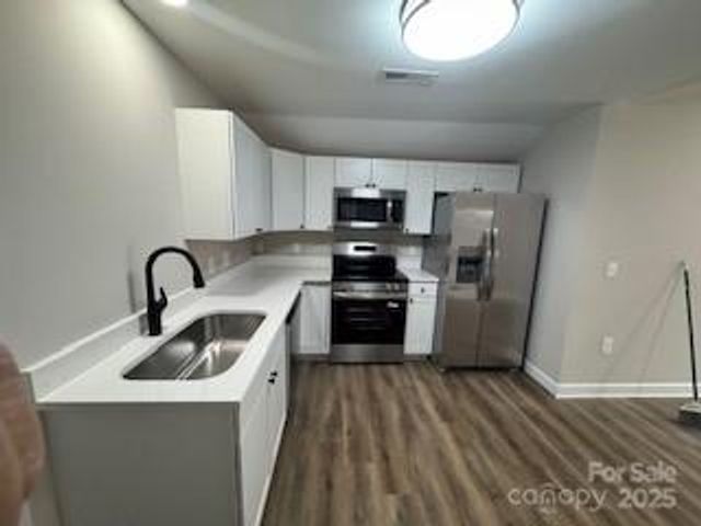 332 Arlington Circle NW, Lenoir, NC 28645