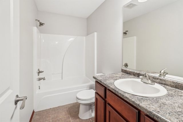 2105 6th Avenue SW, Altoona, IA 50009