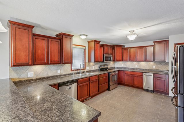 2105 6th Avenue SW, Altoona, IA 50009