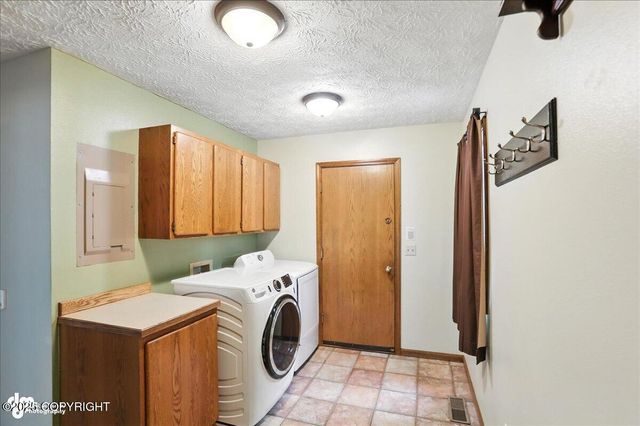 3040 Chesapeake Circle, Anchorage, AK 99516