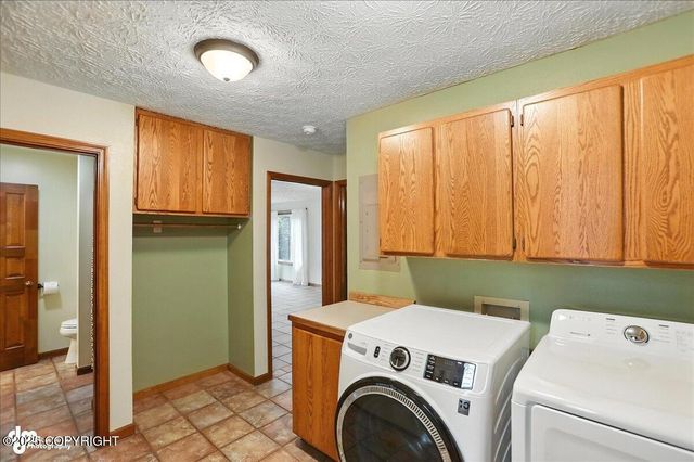 3040 Chesapeake Circle, Anchorage, AK 99516