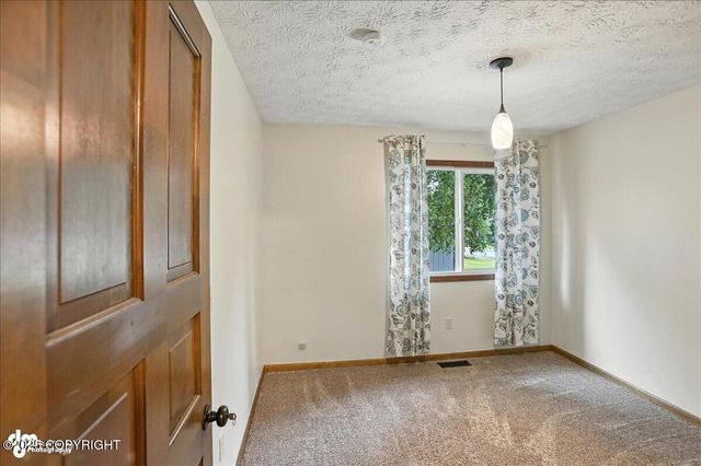 3040 Chesapeake Circle, Anchorage, AK 99516