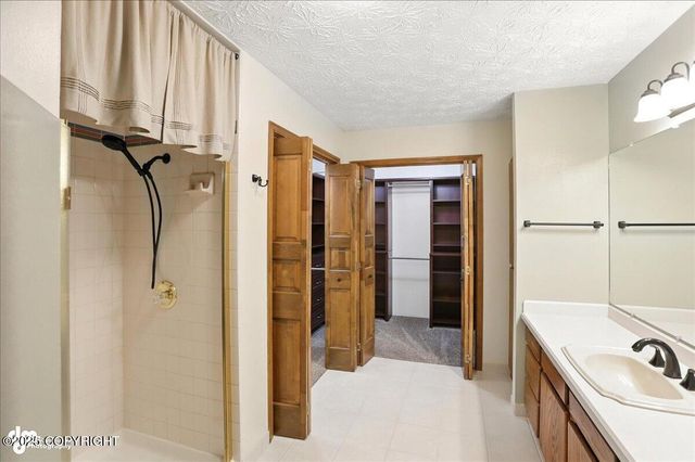 3040 Chesapeake Circle, Anchorage, AK 99516