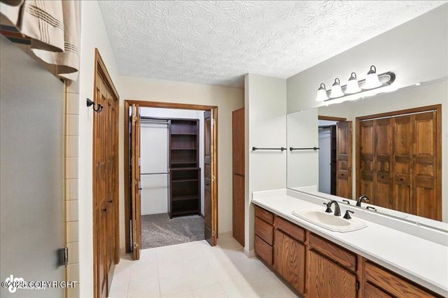 3040 Chesapeake Circle, Anchorage, AK 99516