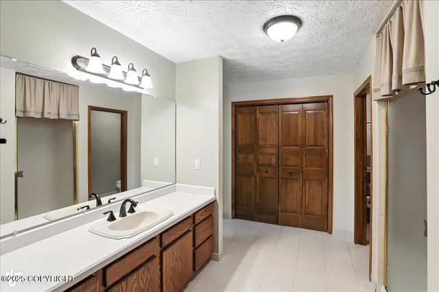 3040 Chesapeake Circle, Anchorage, AK 99516