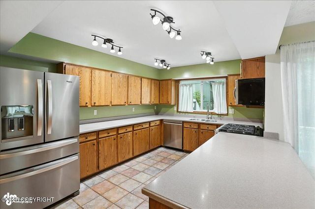 3040 Chesapeake Circle, Anchorage, AK 99516