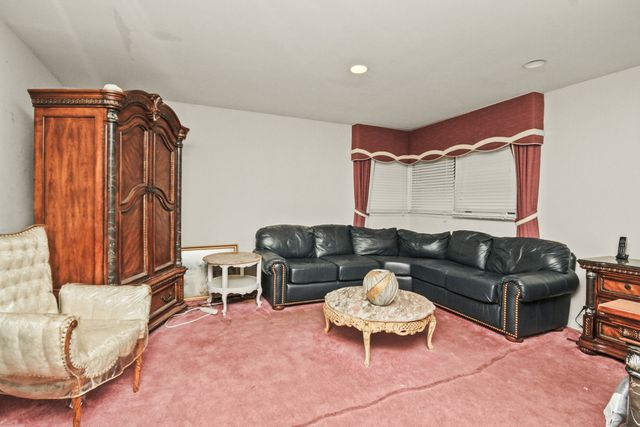 16255 Greenwood Avenue, South Holland, IL 60473