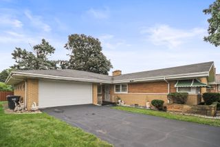16255 Greenwood Avenue, South Holland, IL 60473