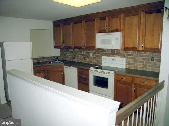 18010 BEACON HILL DR, Southampton, PA 18966