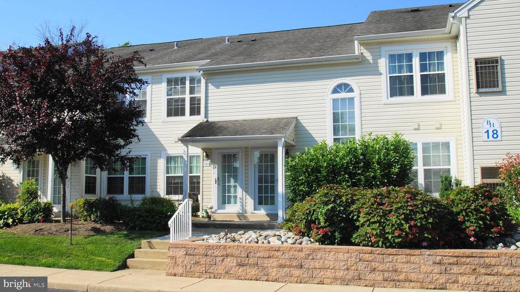 18010 BEACON HILL DR, Southampton, PA 18966