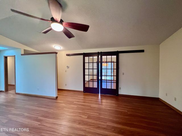 214 Snead Drive, Crossville, TN 38558