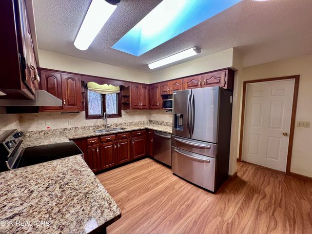 214 Snead Drive, Crossville, TN 38558