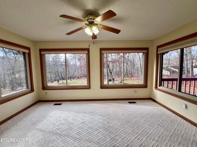 214 Snead Drive, Crossville, TN 38558