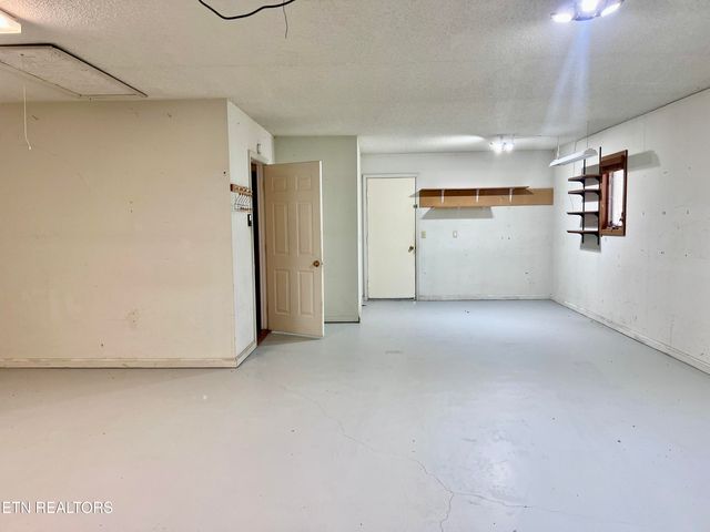 214 Snead Drive, Crossville, TN 38558