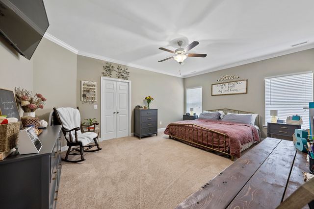 216 Jocelyn Dr, Cottontown, TN 37048