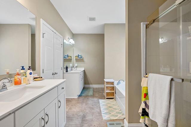 216 Jocelyn Dr, Cottontown, TN 37048