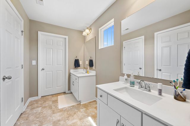 216 Jocelyn Dr, Cottontown, TN 37048
