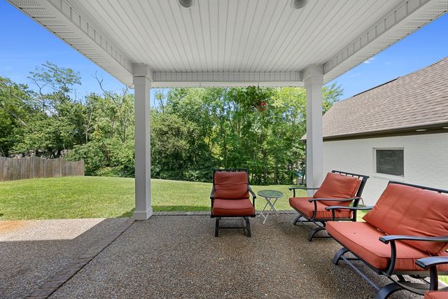 216 Jocelyn Dr, Cottontown, TN 37048