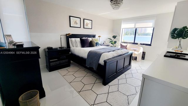 250 Galen Dr 43, Key Biscayne, FL 33149