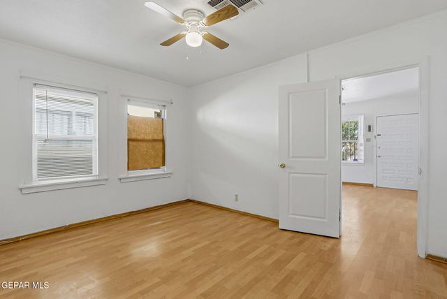 2327 E Yandell Drive, El Paso, TX 79903