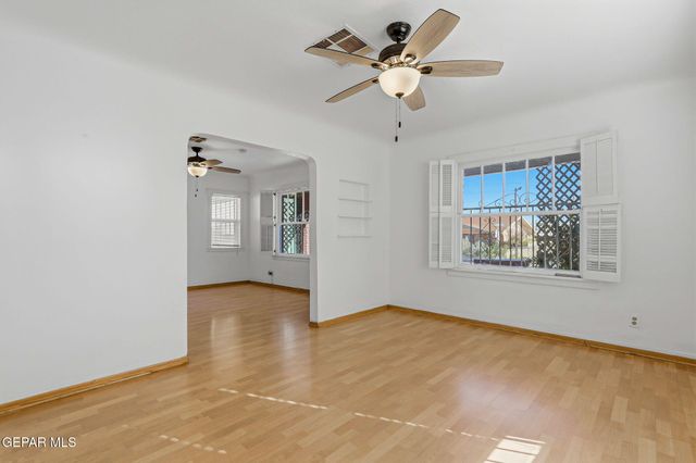 2327 E Yandell Drive, El Paso, TX 79903