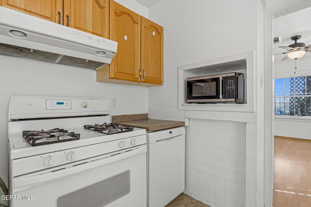 2327 E Yandell Drive, El Paso, TX 79903